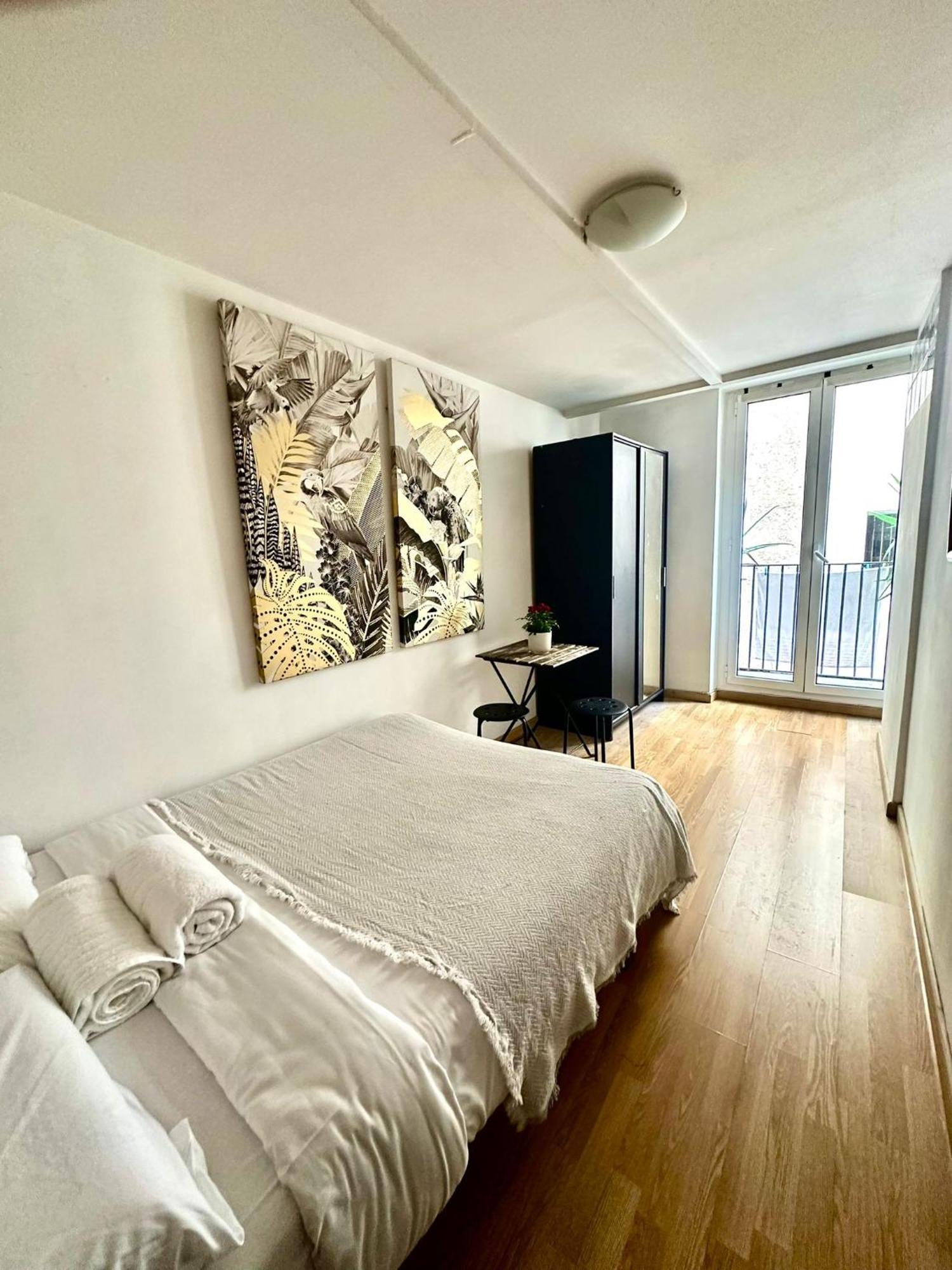 Private Rooms In City Center Barcelona Exterior foto