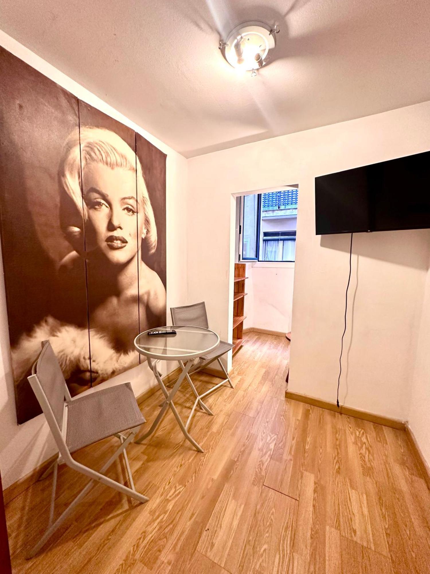 Private Rooms In City Center Barcelona Exterior foto